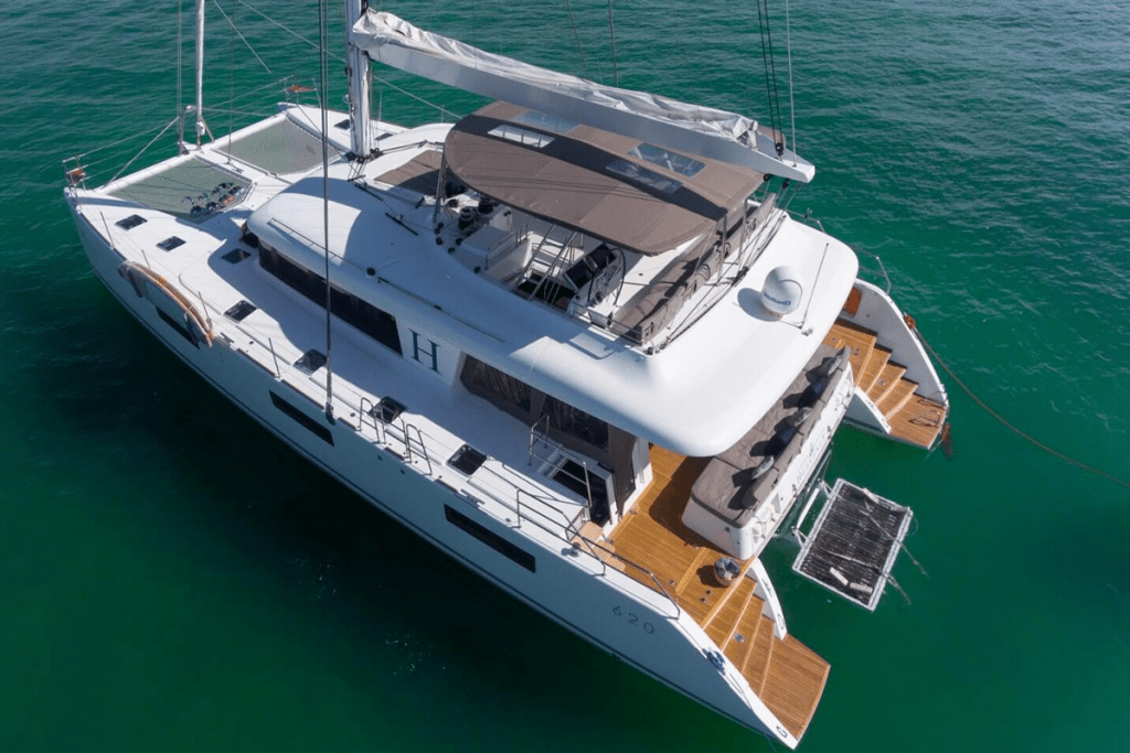 Heavenly Catamaran CVLA