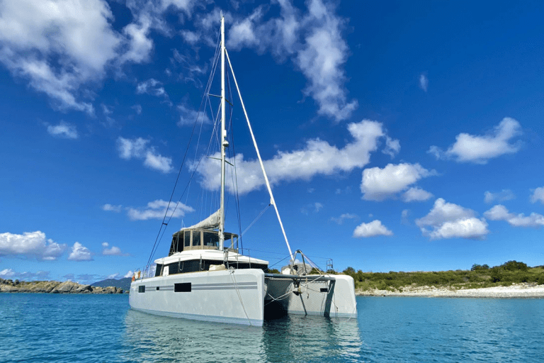 Shangri La Catamaran CVLA